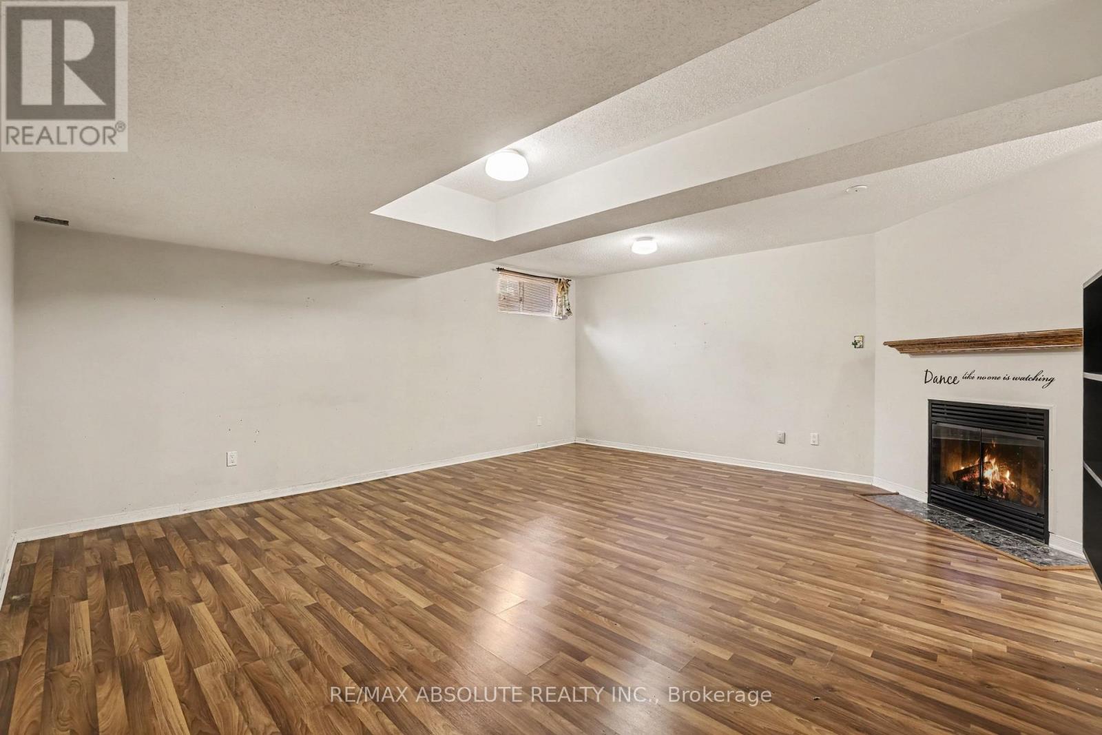 42 ROBLYN WAY - Image 28