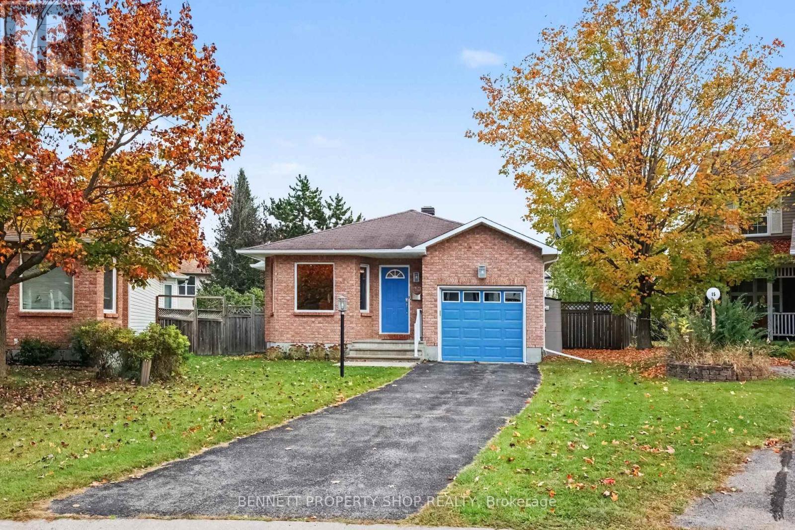 13 CANDOW CRESCENT - 1