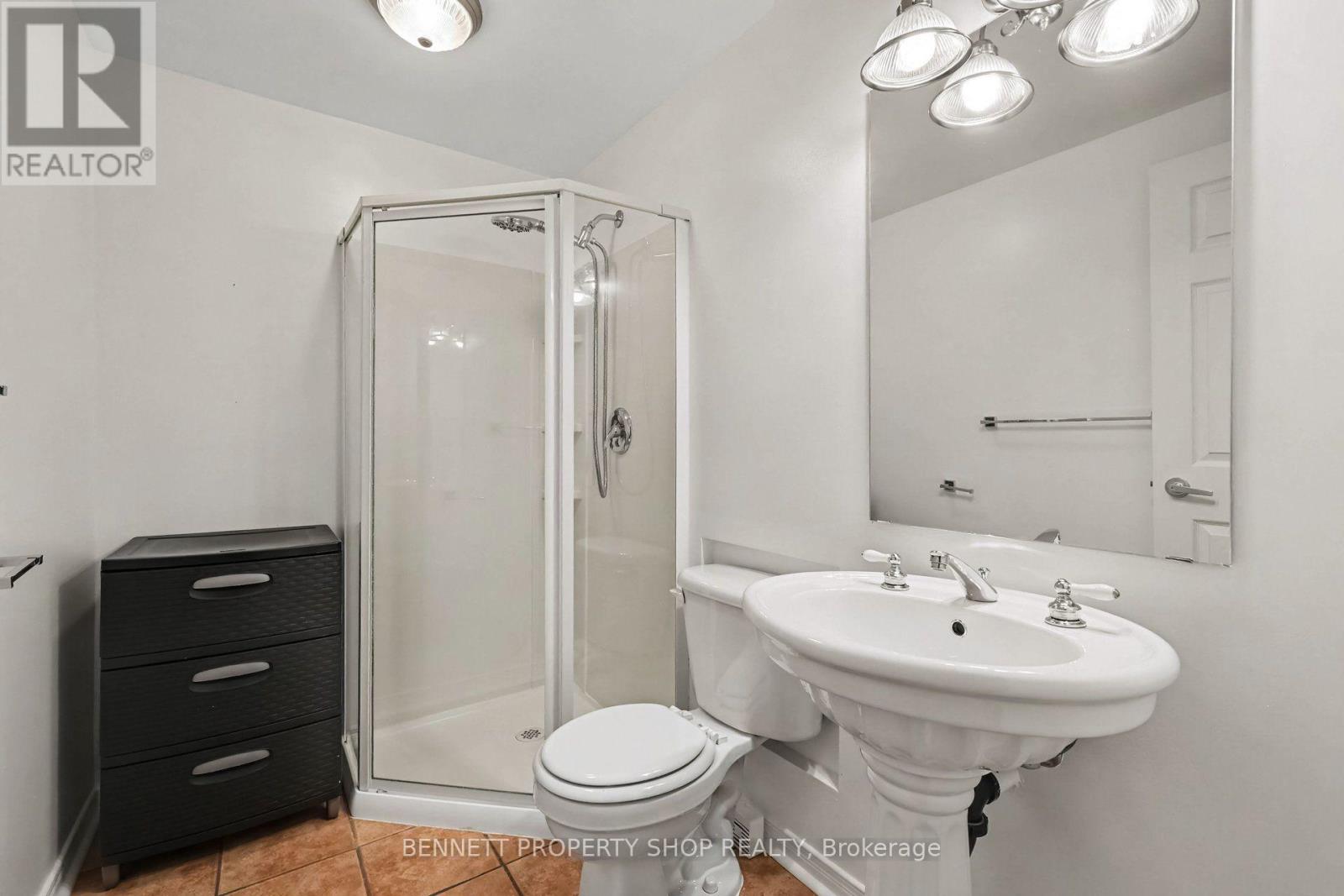 13 CANDOW CRESCENT - 17