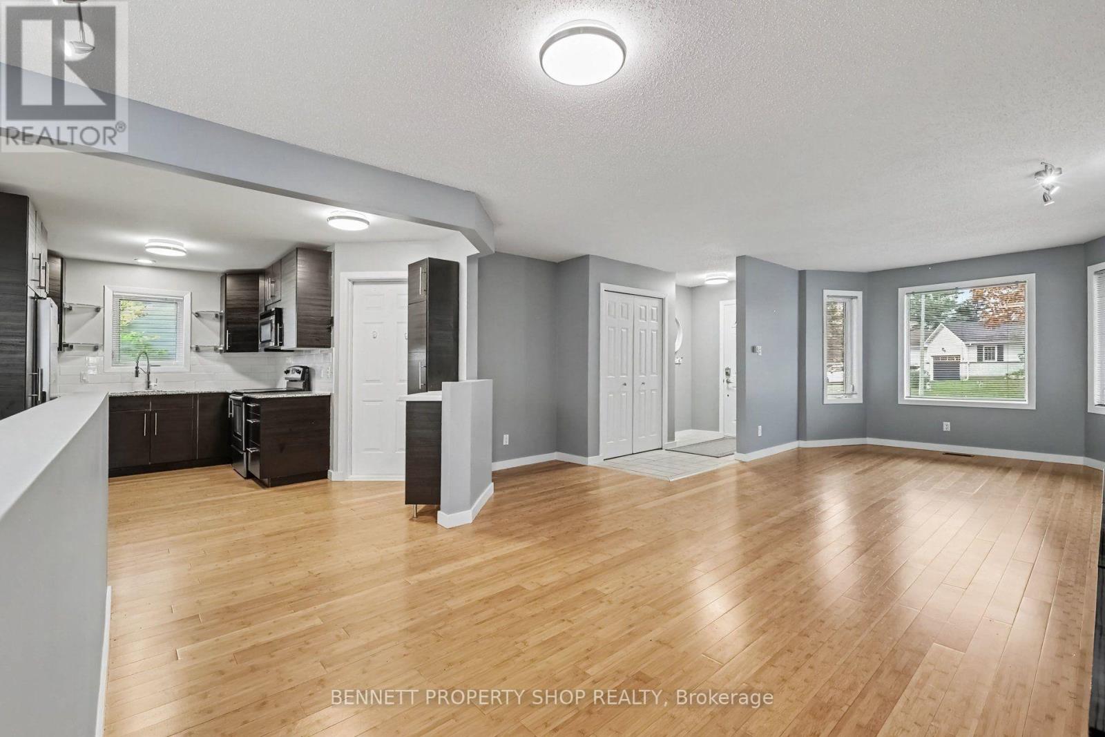 13 CANDOW CRESCENT - 22