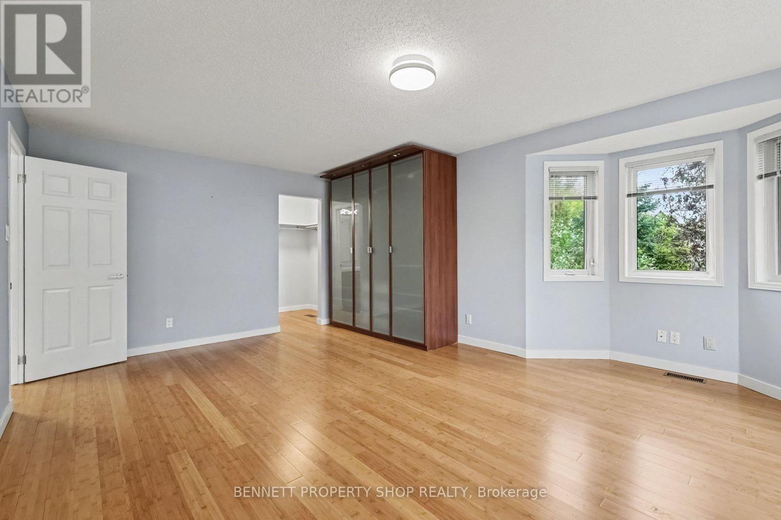 13 CANDOW CRESCENT - 27