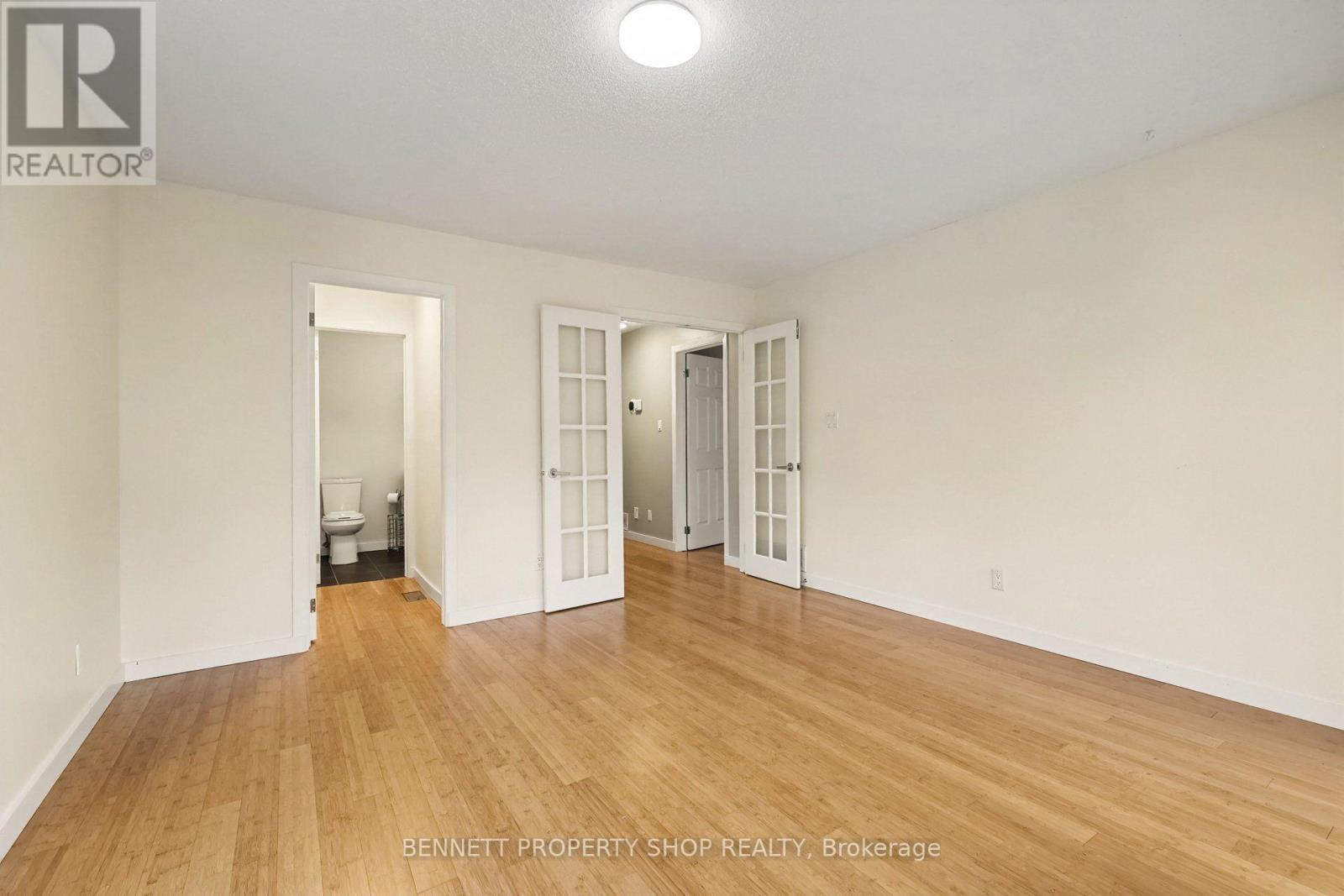 13 CANDOW CRESCENT - 30