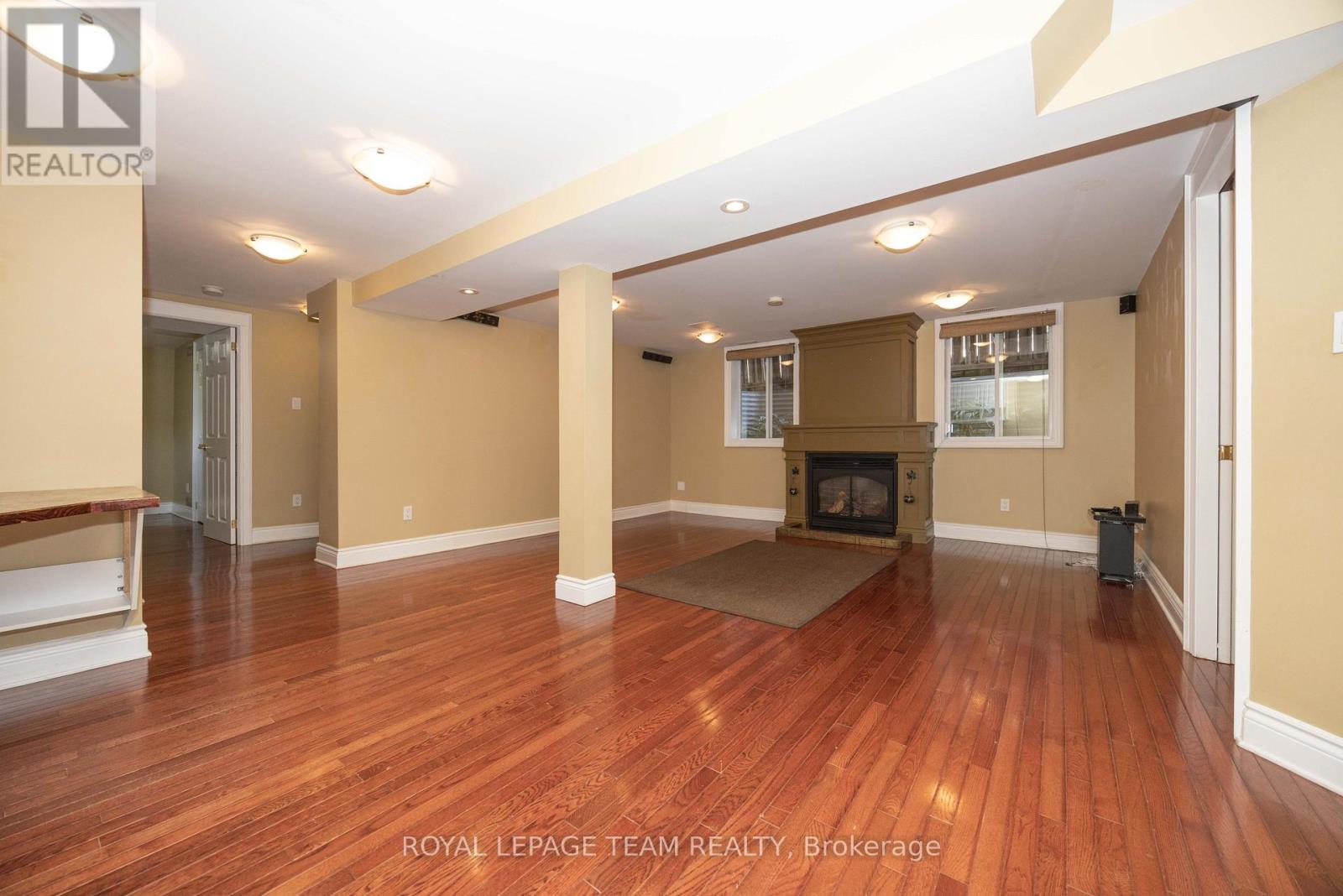 2128 BENJAMIN AVENUE - Image 27