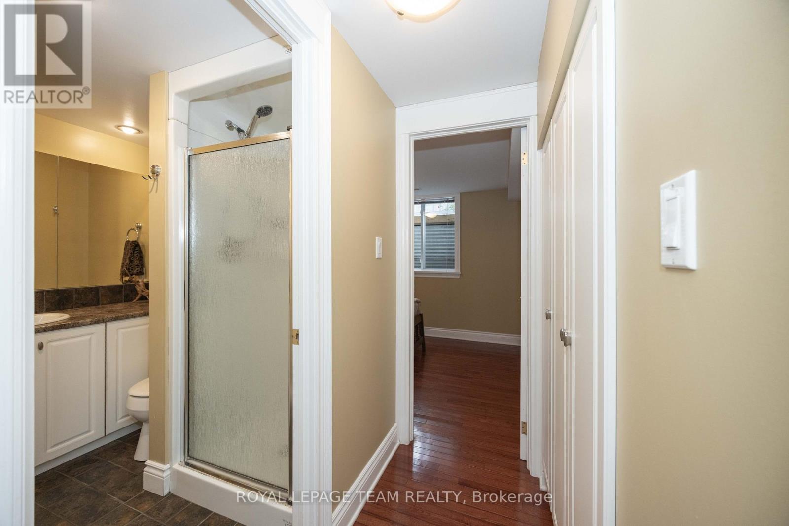 2128 BENJAMIN AVENUE - Image 32