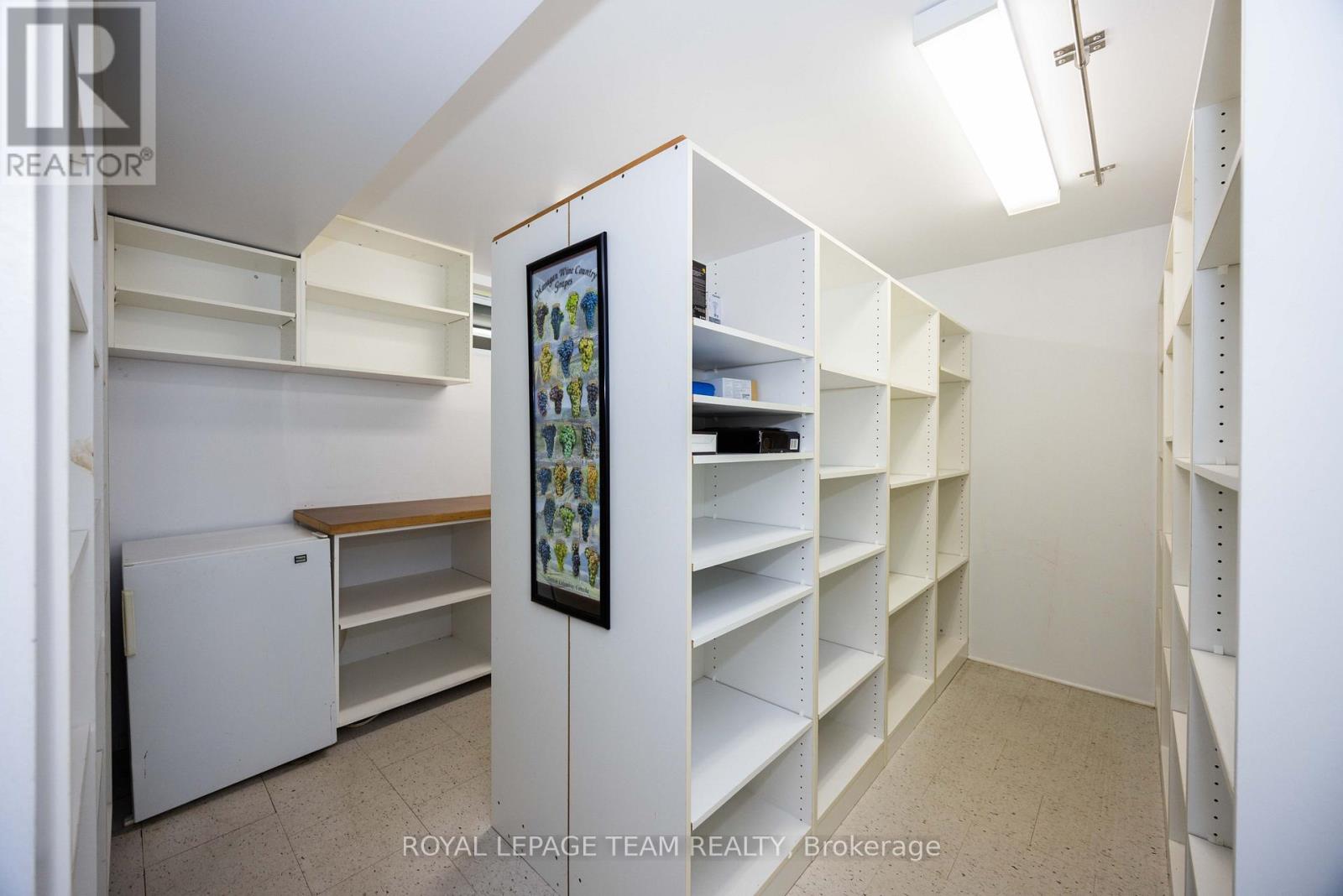 2128 BENJAMIN AVENUE - Image 37