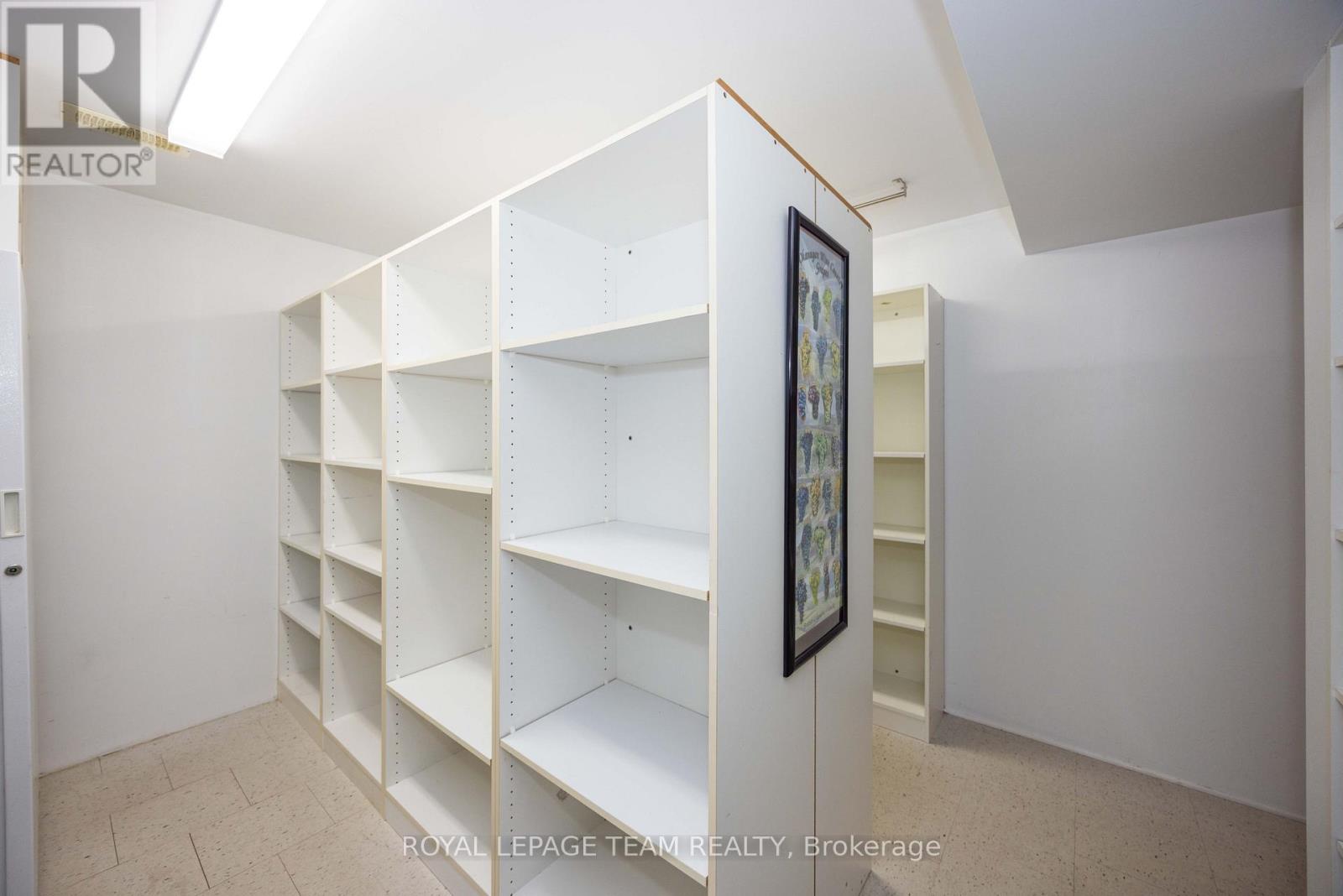 2128 BENJAMIN AVENUE - Image 38