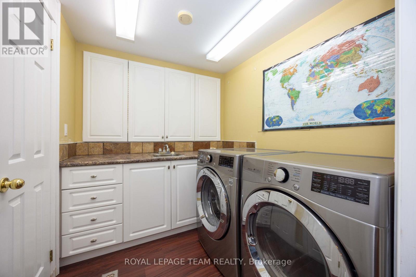 2128 BENJAMIN AVENUE - Image 39