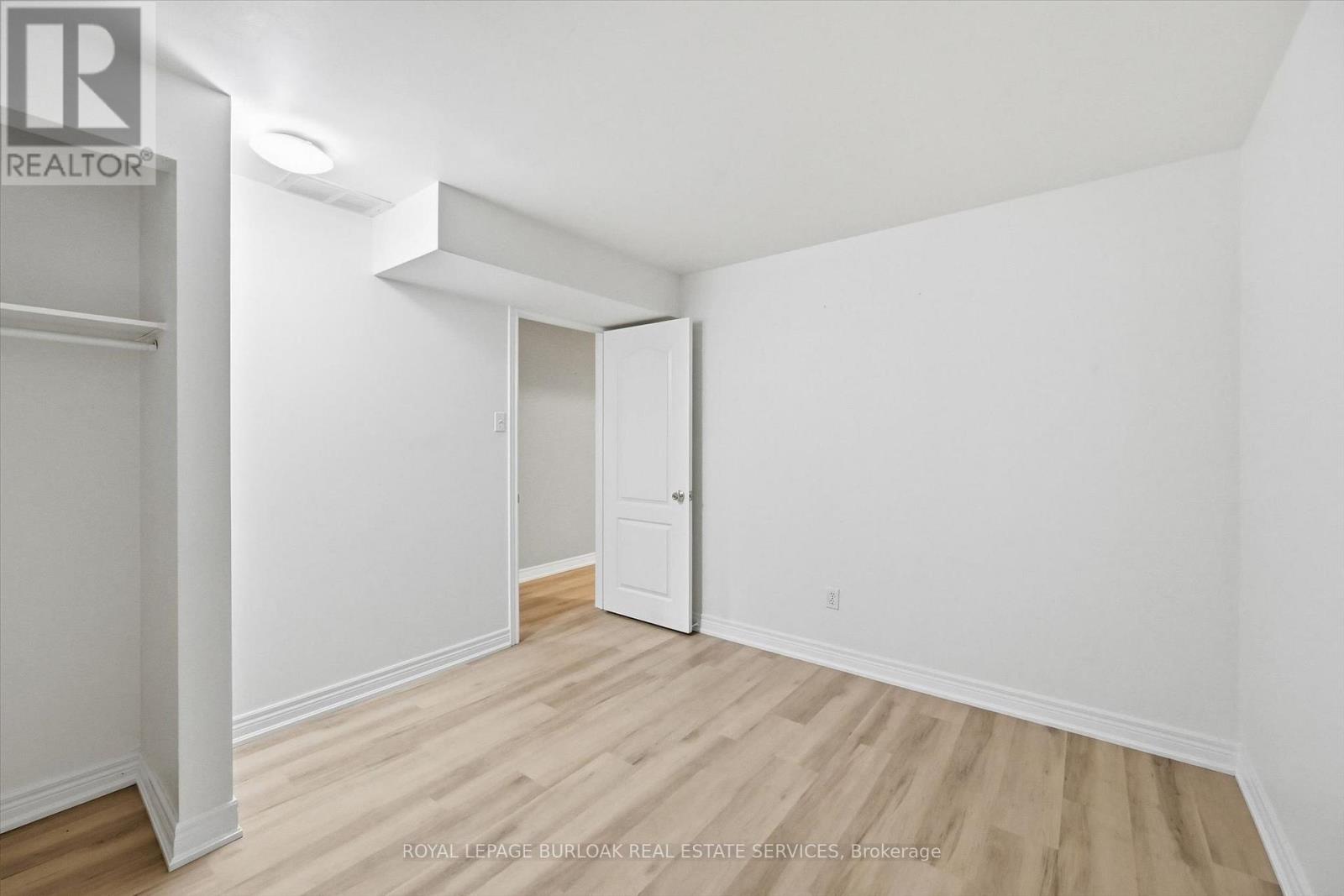 11- 705 Cumberland Avenue, Burlington, ON photo 29