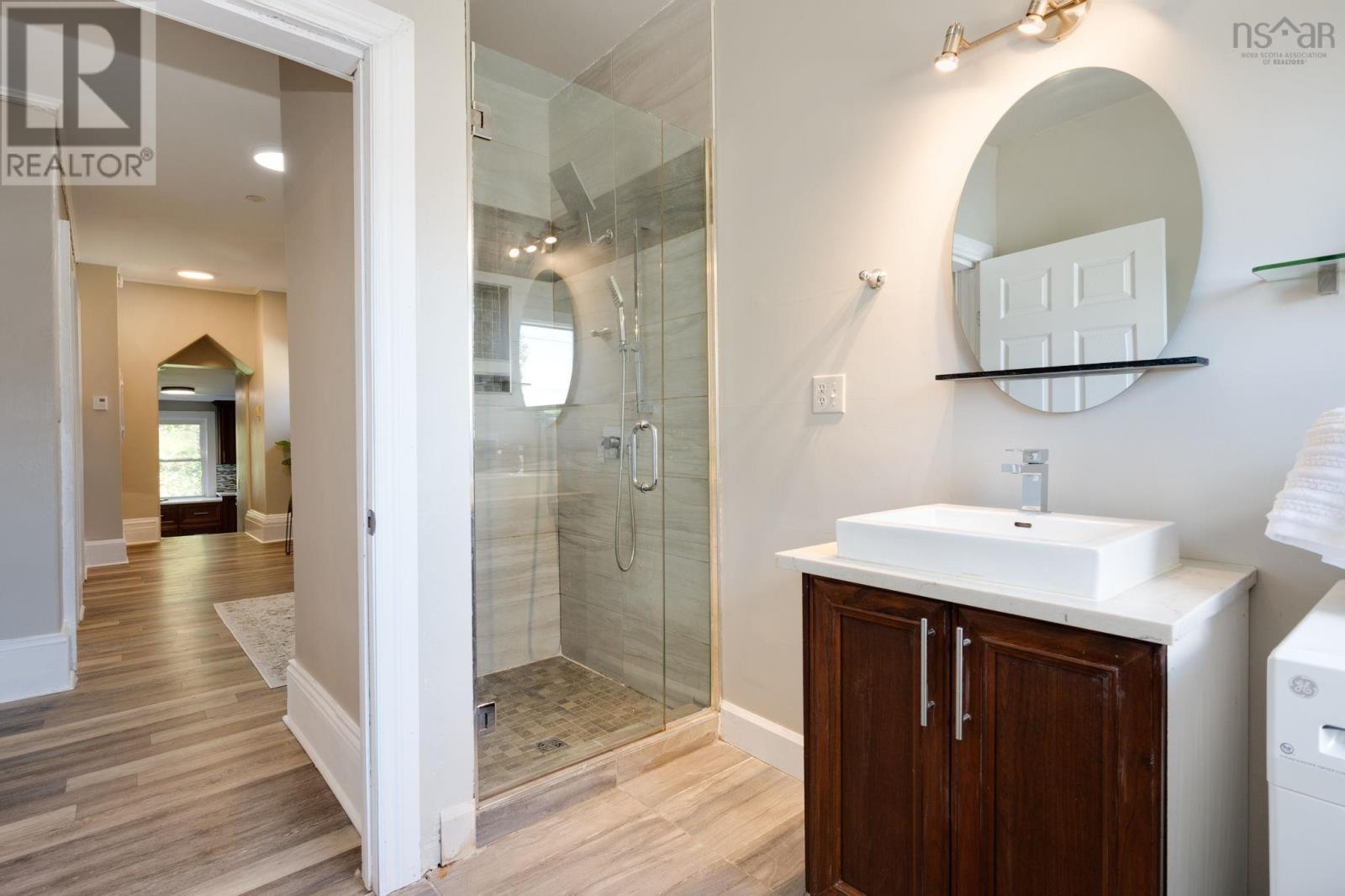 Property 34 of 53 of 2542 Gottingen Street