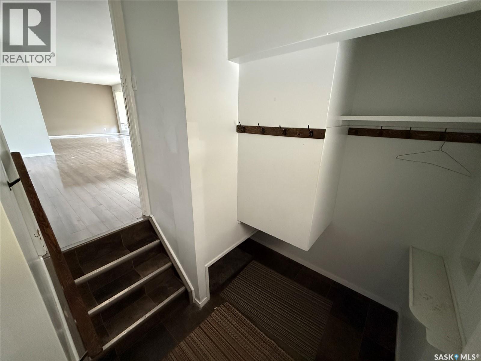 1141 Hartney AVENUE - 2