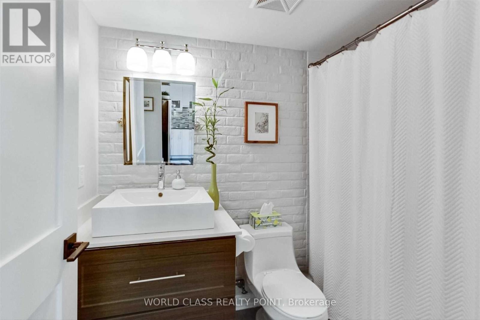 1171 Queen Street West — photo 8