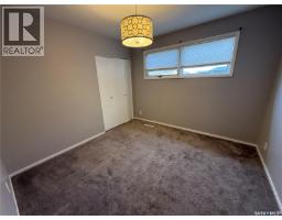 3pc Bathroom - 1141 Hartney Avenue, Weyburn, SK S4H0L9 Photo 12