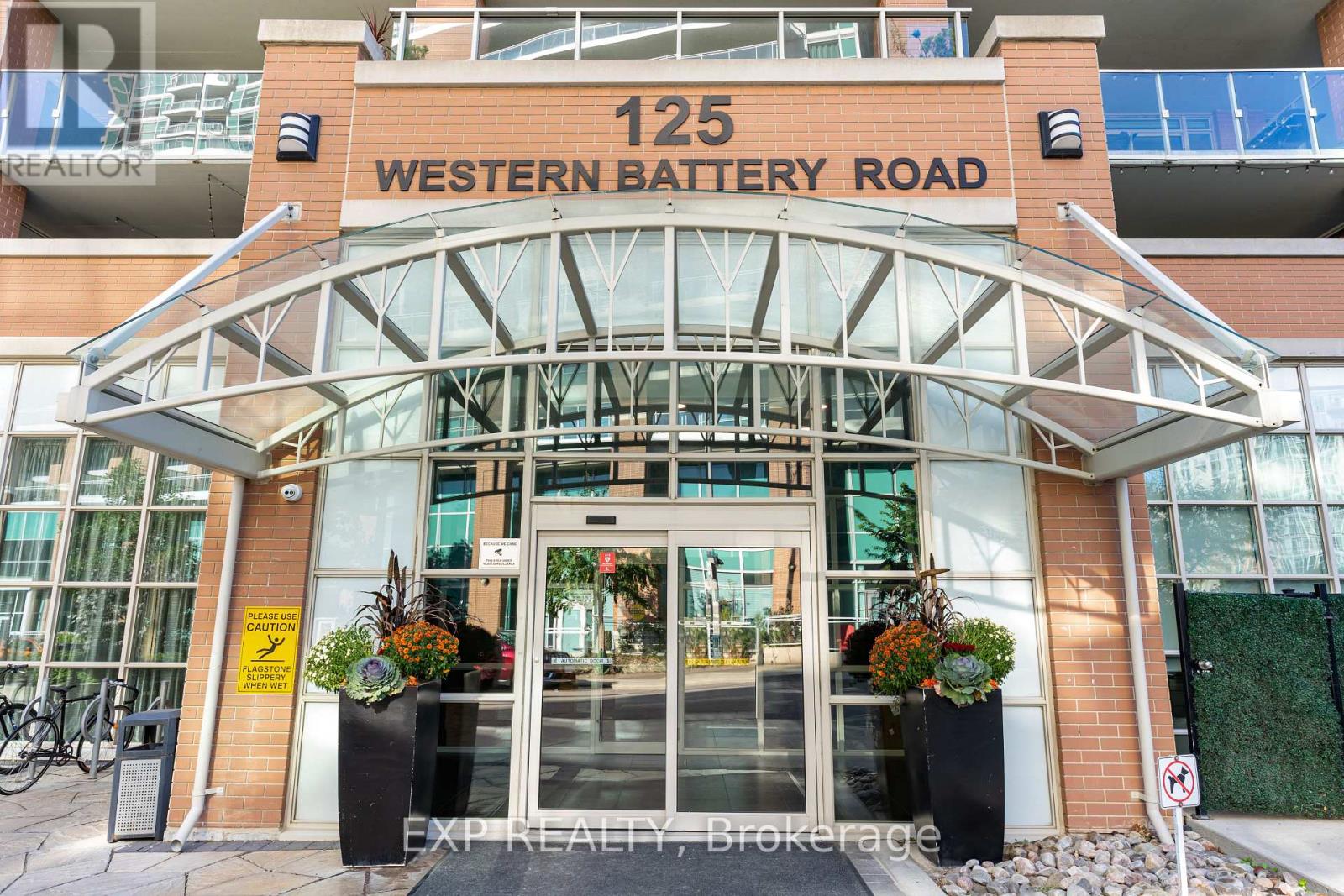 125 Western Battery Road — photo 16