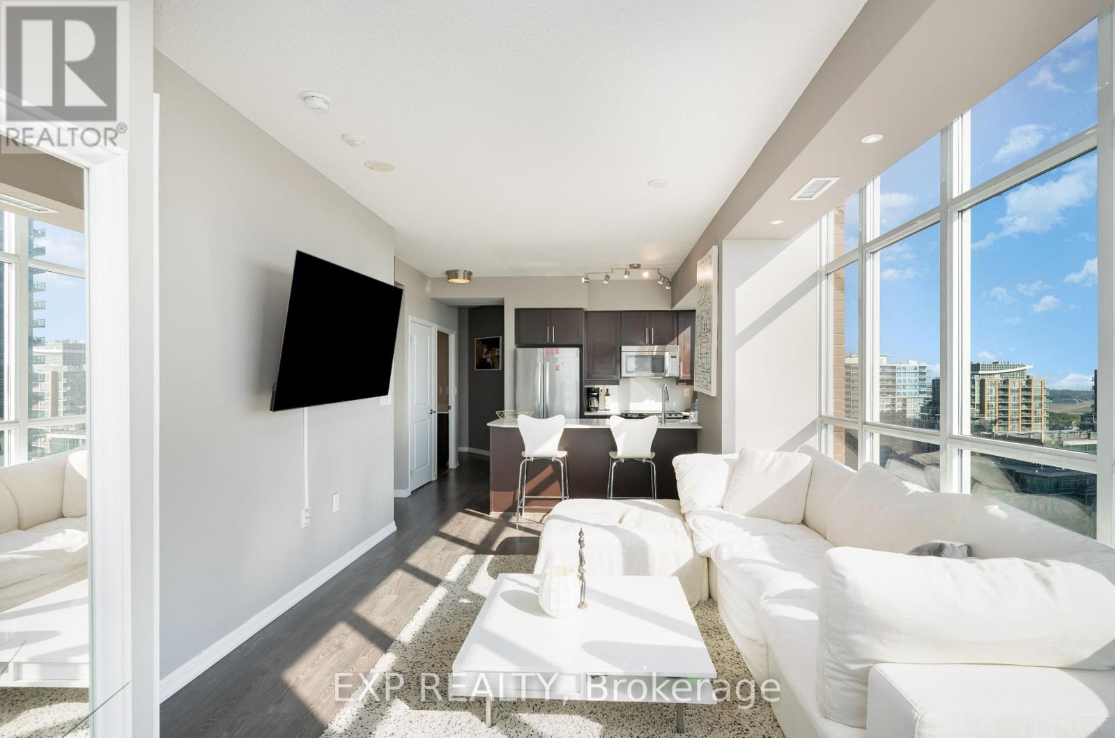 125 Western Battery Road — photo 4