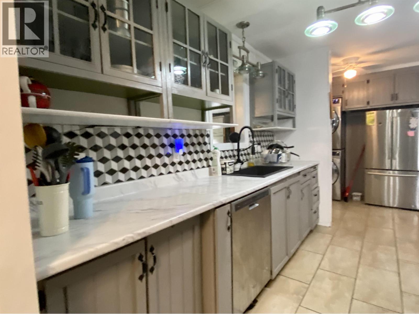 3927 CRESCENTVIEW AVENUE - 12