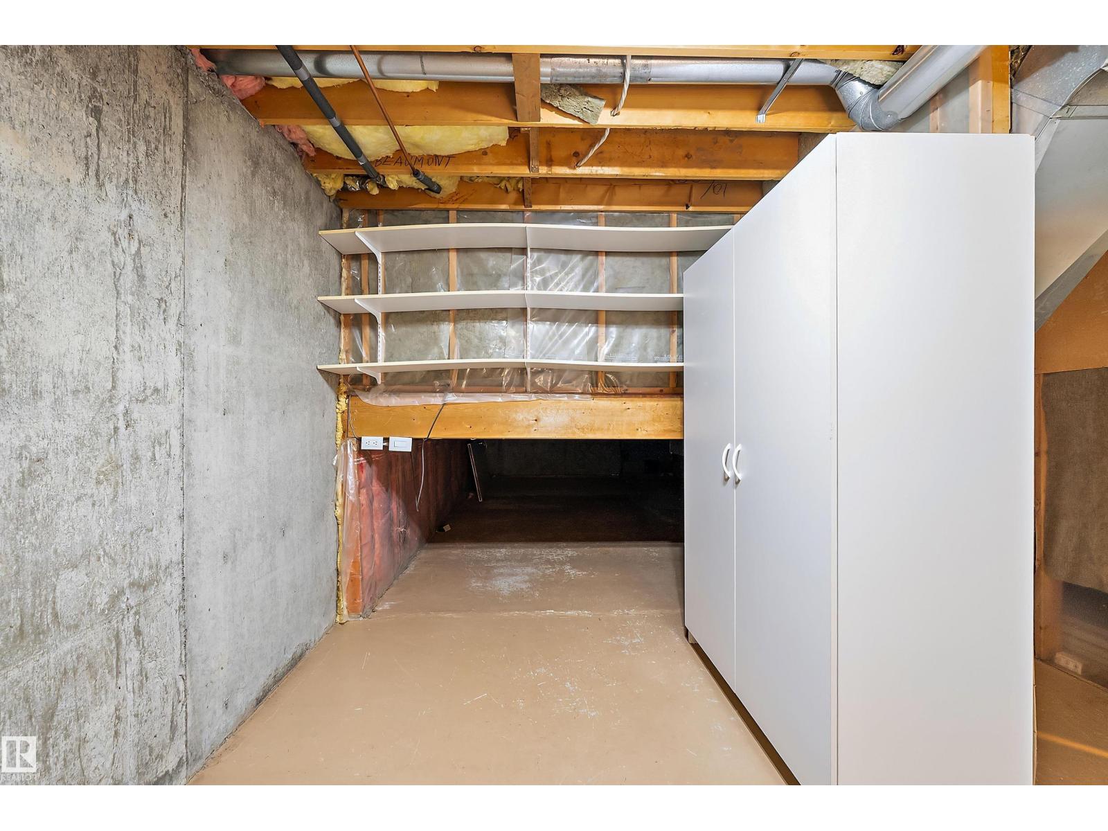4118 46 ST - 36