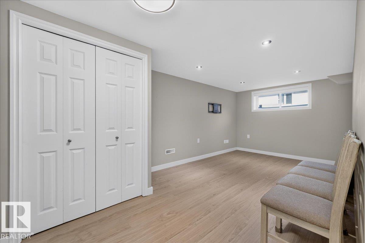 10716 51 AV NW - 46