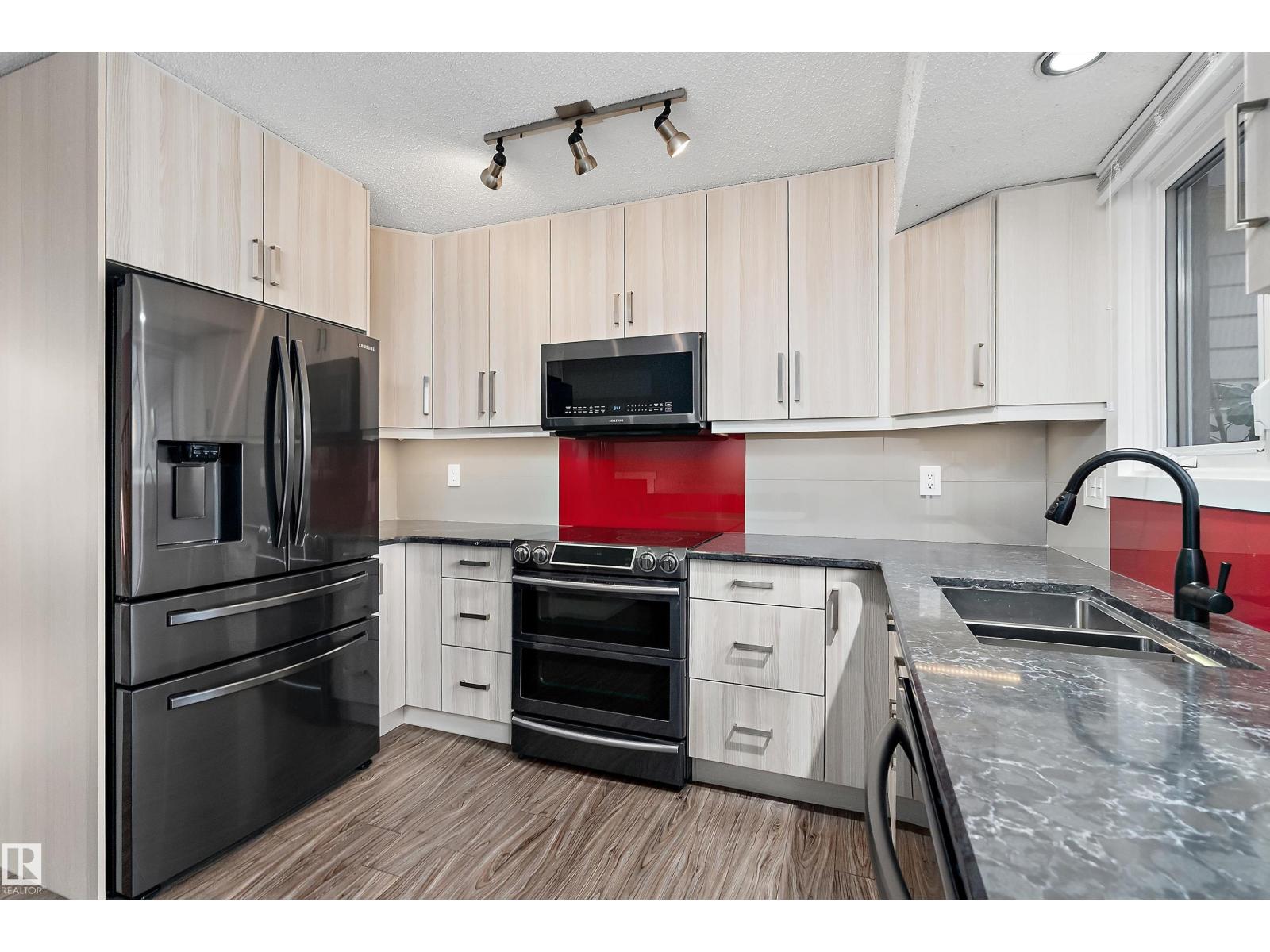 4118 46 ST - 14