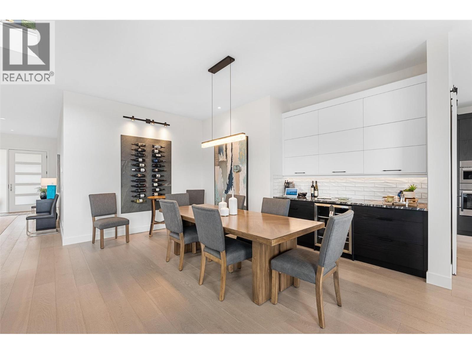 557 Clifton Court, Kelowna - Image 1
