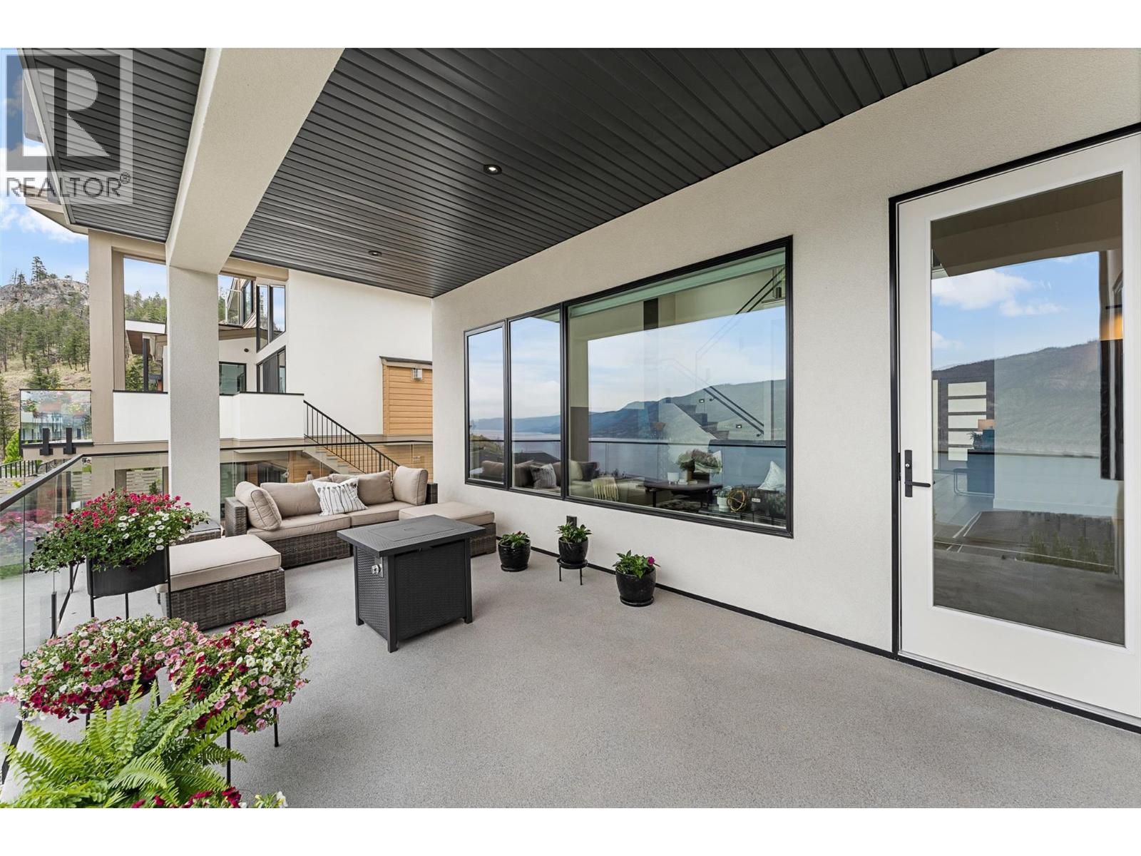557 Clifton Court, Kelowna - Image 1