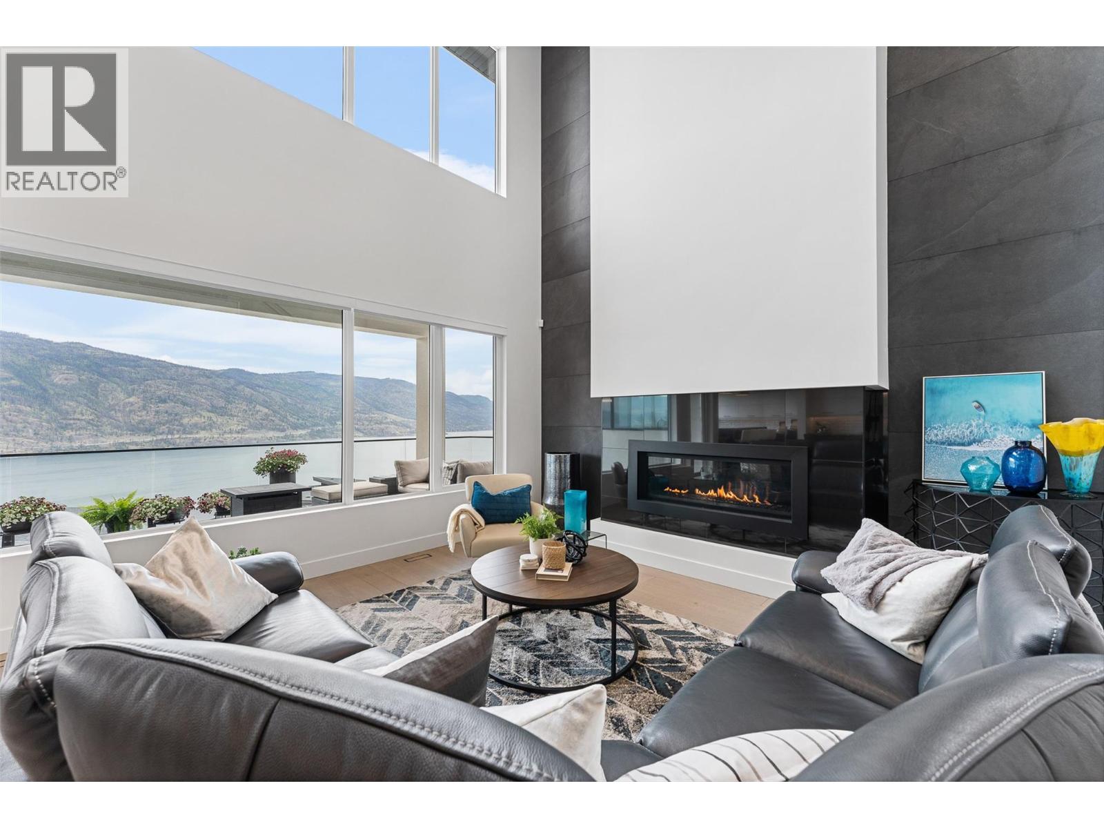 557 Clifton Court, Kelowna - Image 1