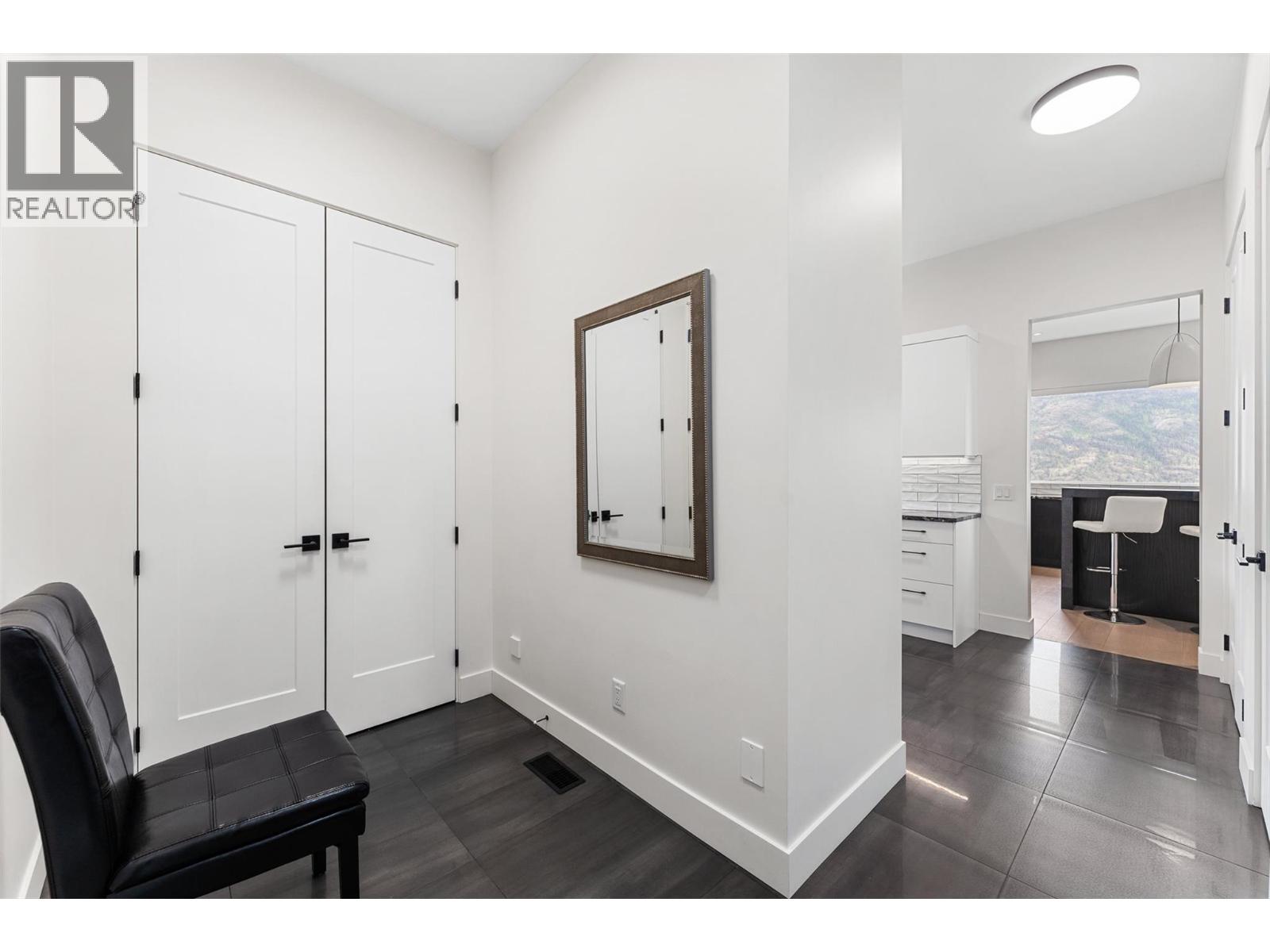 557 Clifton Court, Kelowna - Image 1