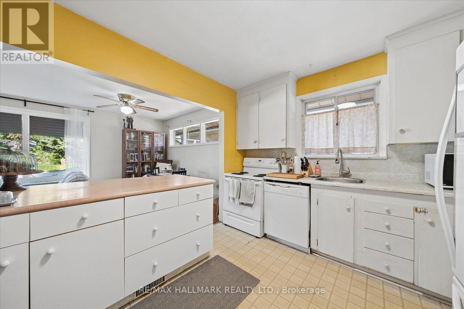 73 Deerfield Road, Toronto, ON photo 16