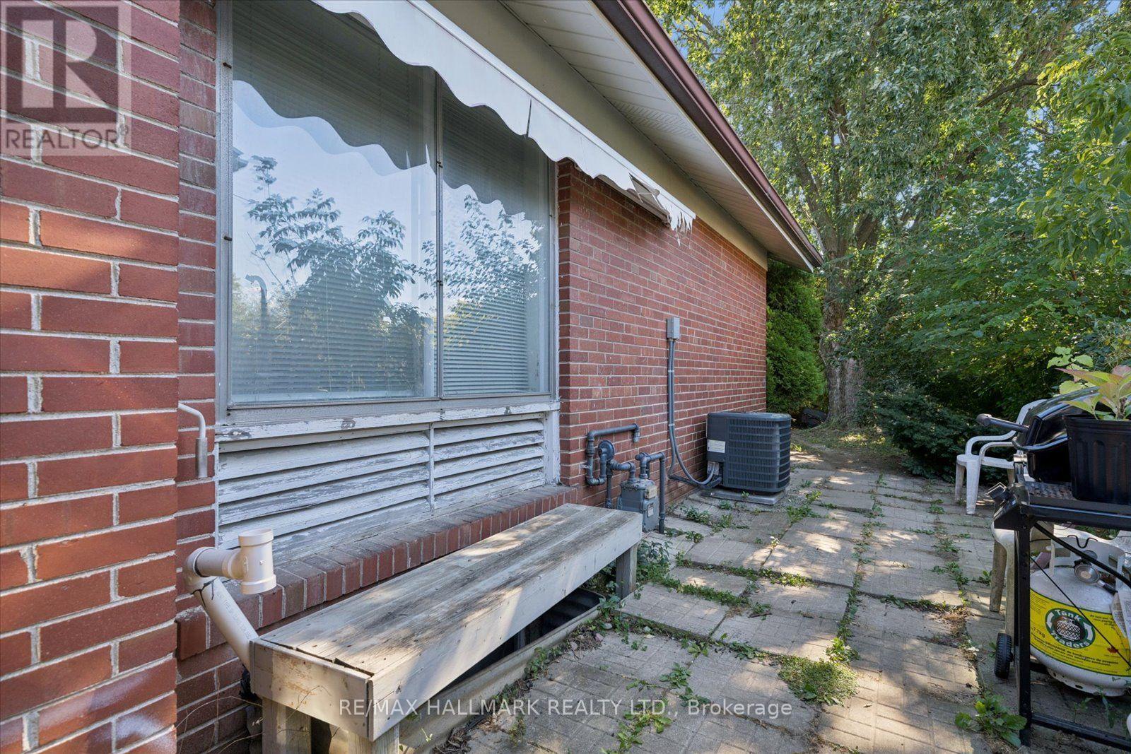 73 DEERFIELD ROAD - 46