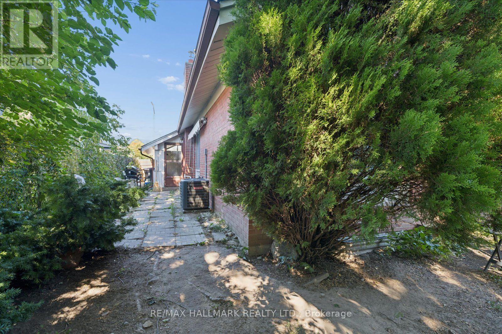 73 Deerfield Road, Toronto, ON photo 50