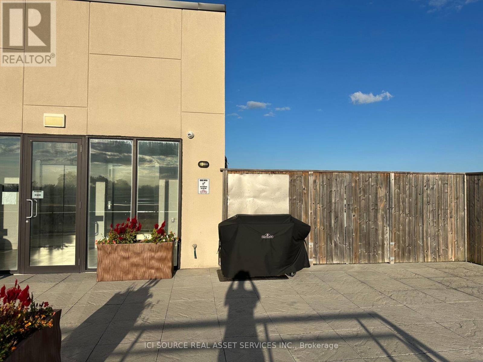 3560 St. Clair Avenue East — photo 20