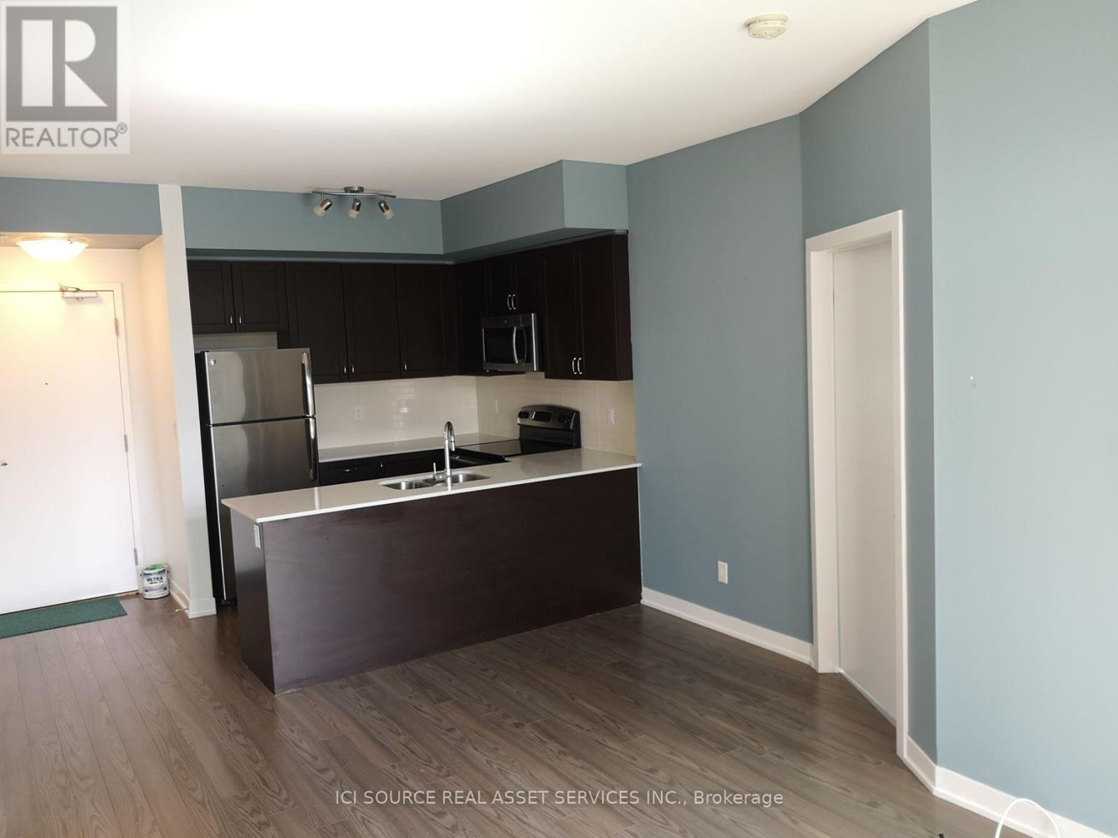 3560 St. Clair Avenue East — photo 7