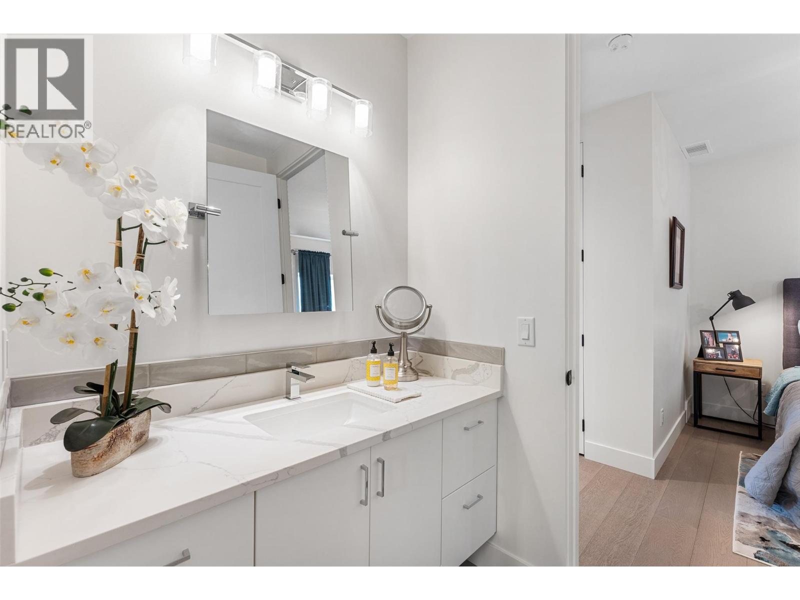 557 Clifton Court, Kelowna - Image 1