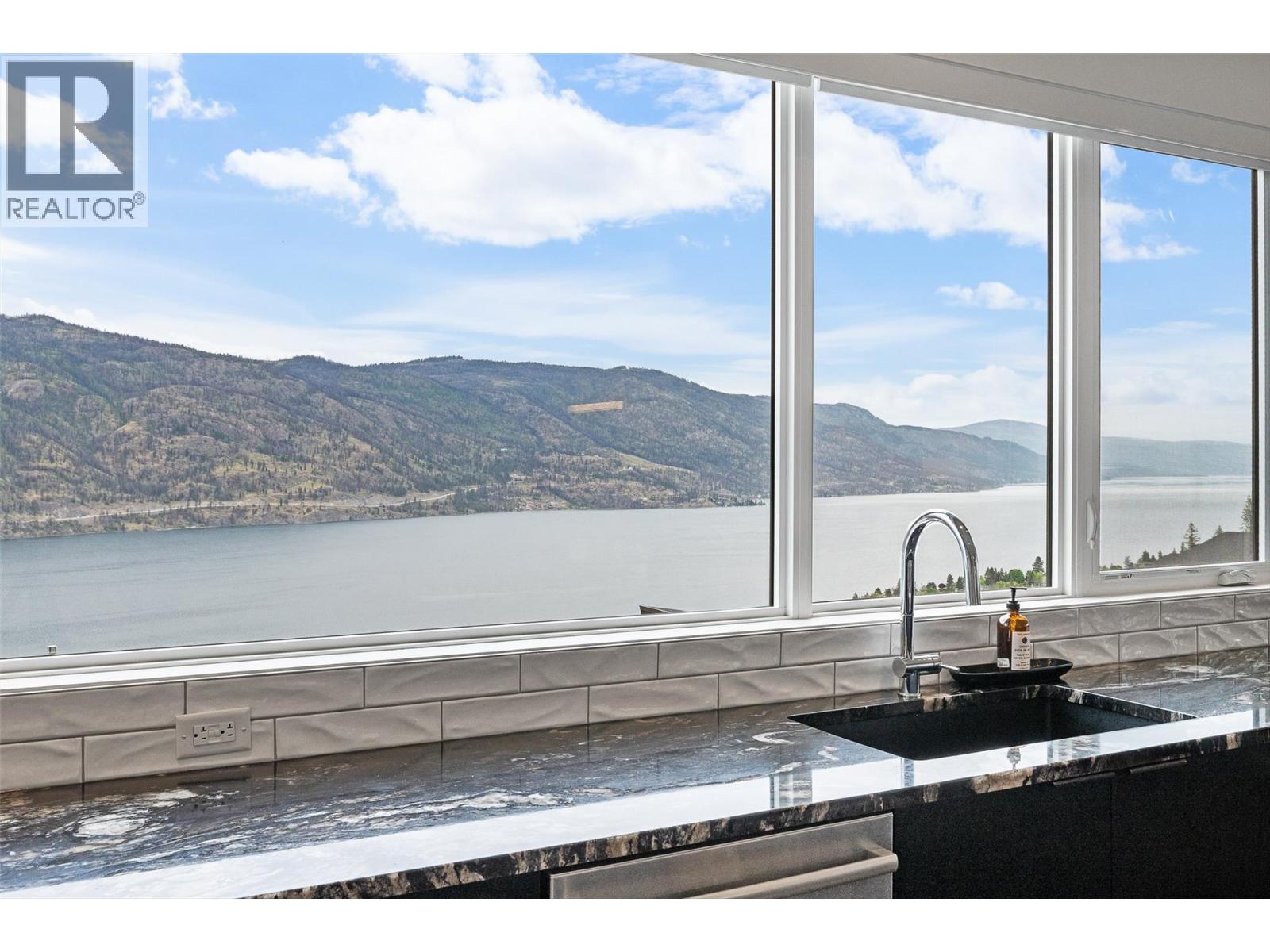 557 Clifton Court, Kelowna - Image 1