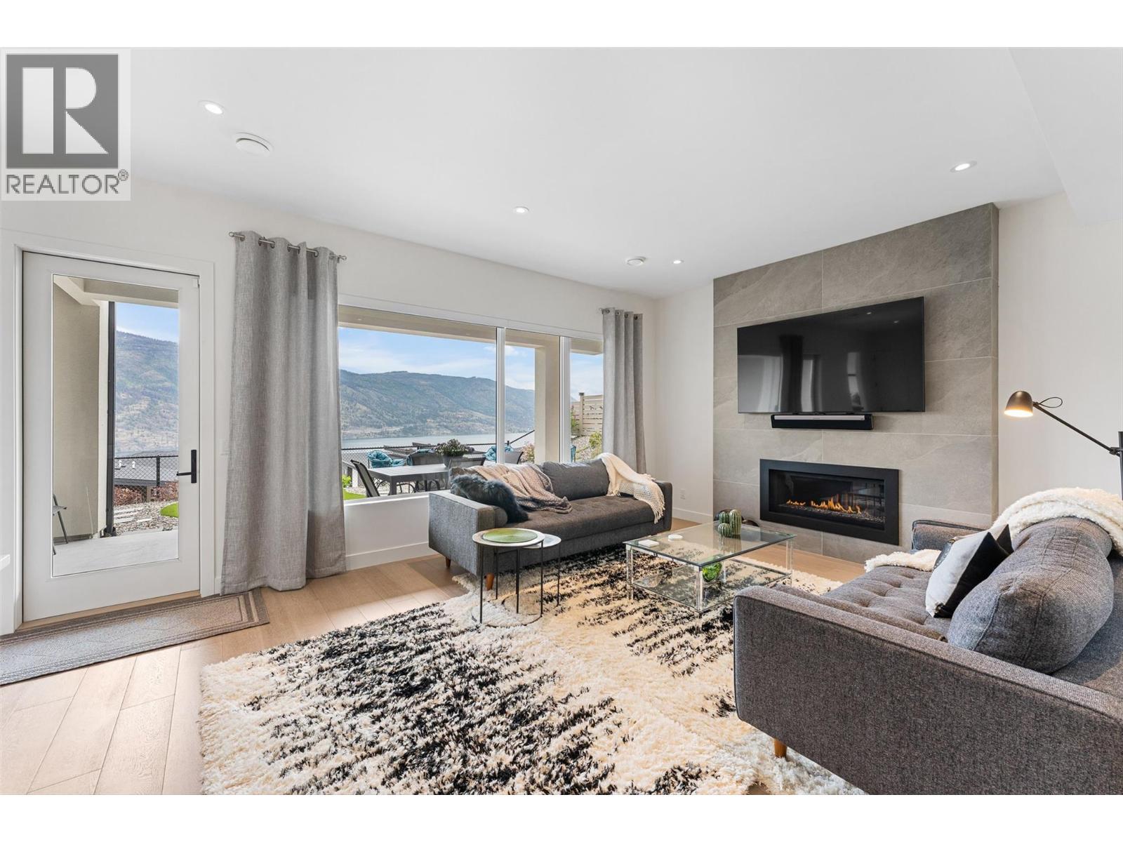 557 Clifton Court, Kelowna - Image 1