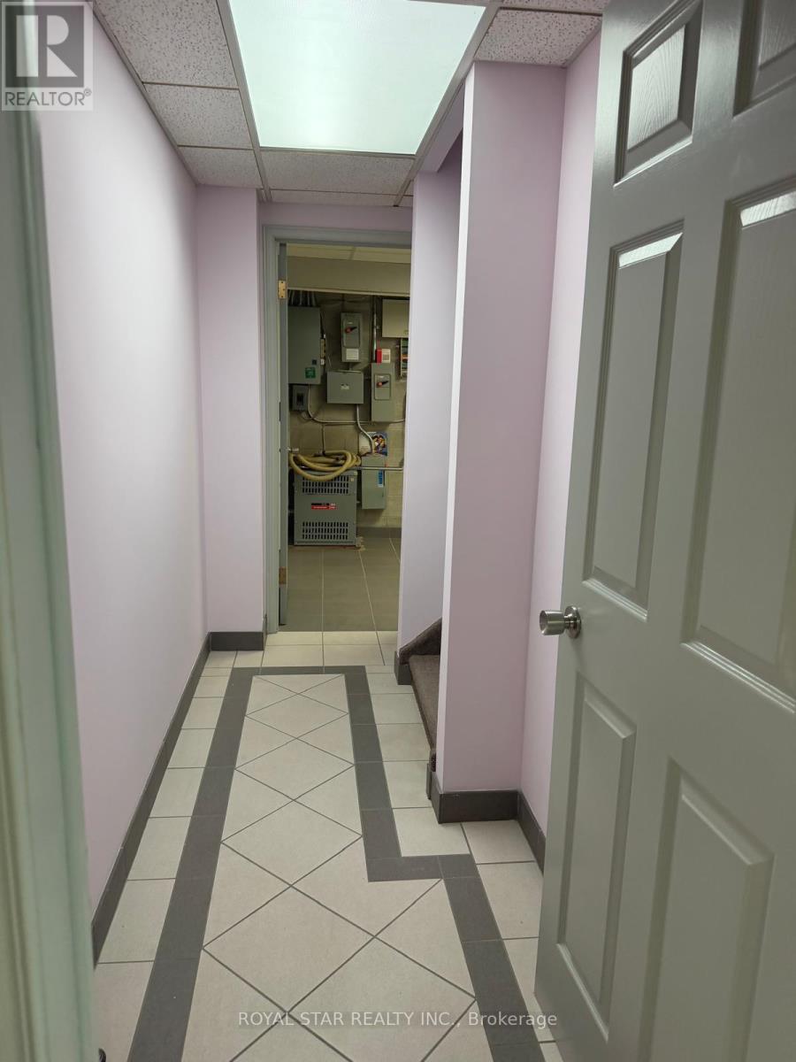 4040 Steeles Avenue West — photo 27