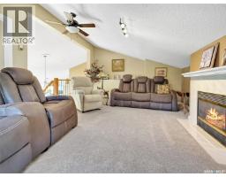 Bedroom - B 558 8th Avenue Ne, Swift Current, SK S9H2R1 Photo 10