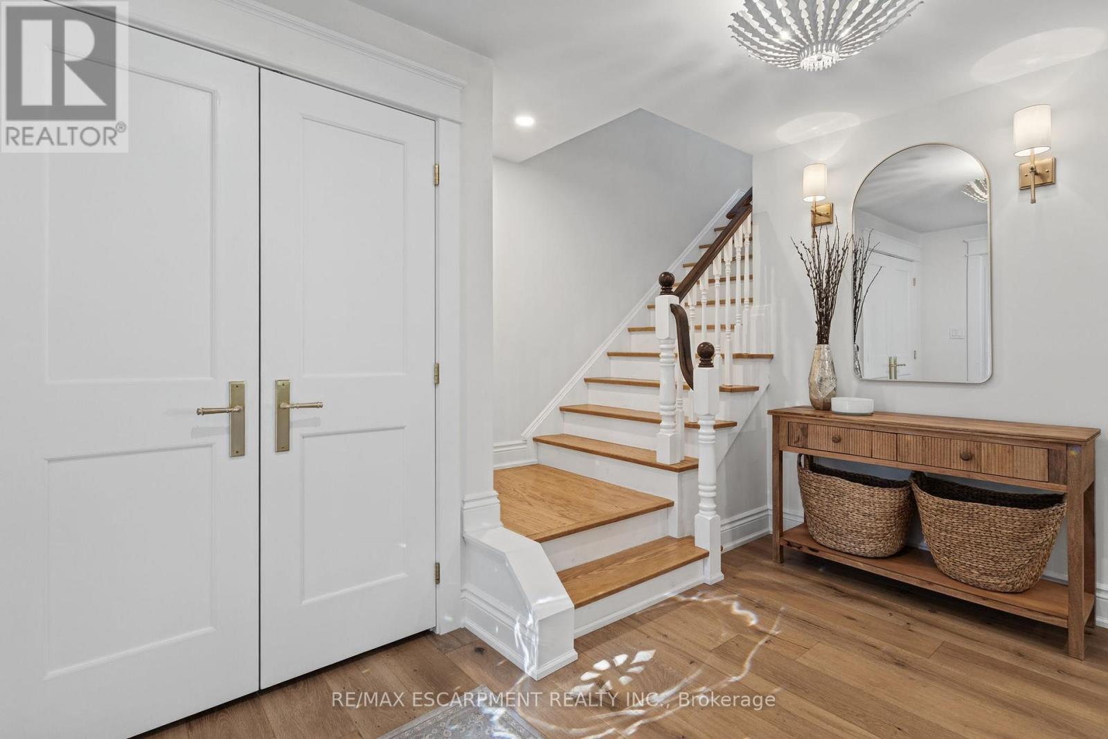 609 Cherrywood Drive, Burlington, ON photo 5