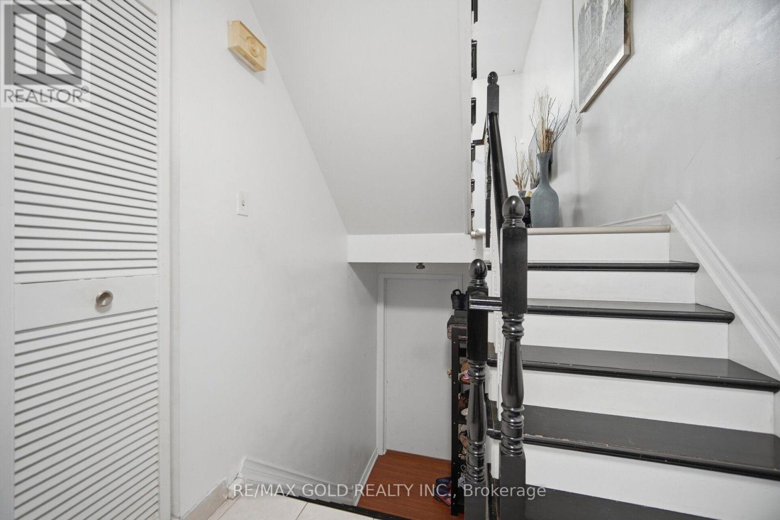 83 CLARION ROAD - 16