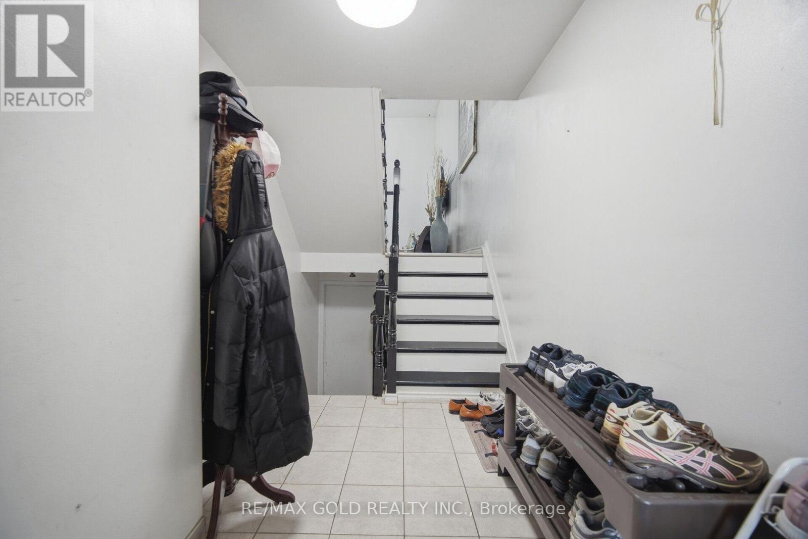 83 CLARION ROAD - 27