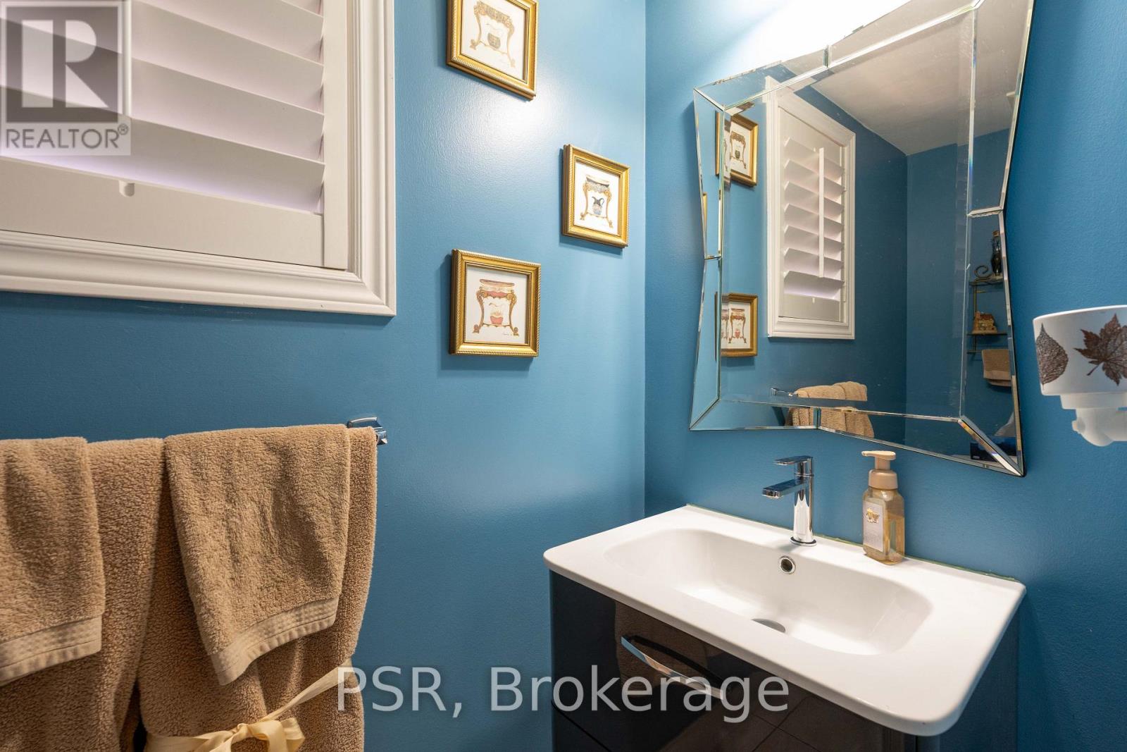 10 BACCARAT CRESCENT - 18