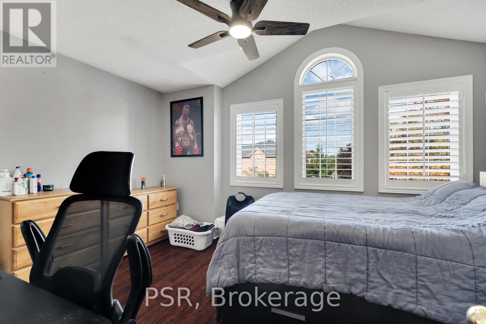 10 BACCARAT CRESCENT - 30