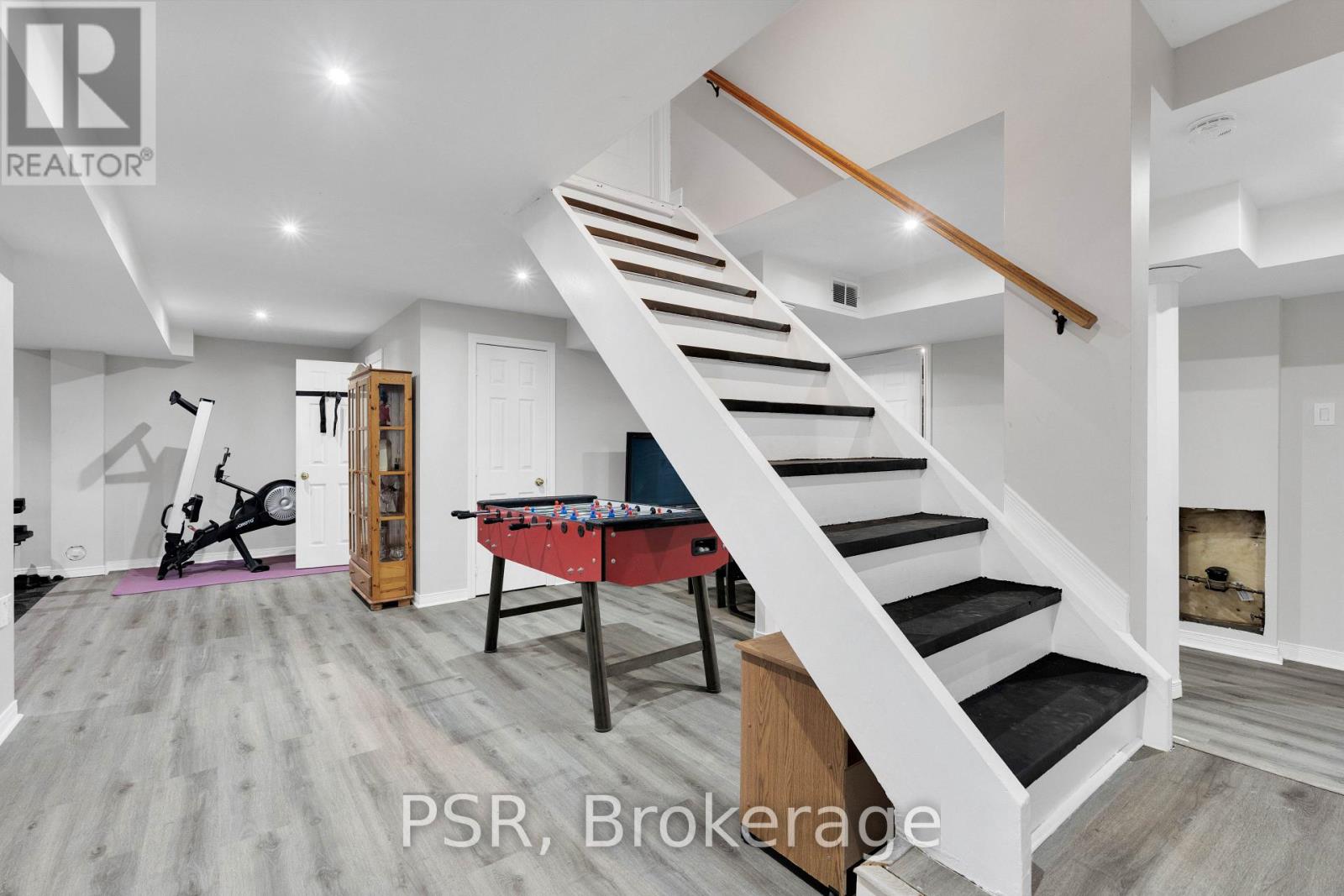 10 BACCARAT CRESCENT - Image 33