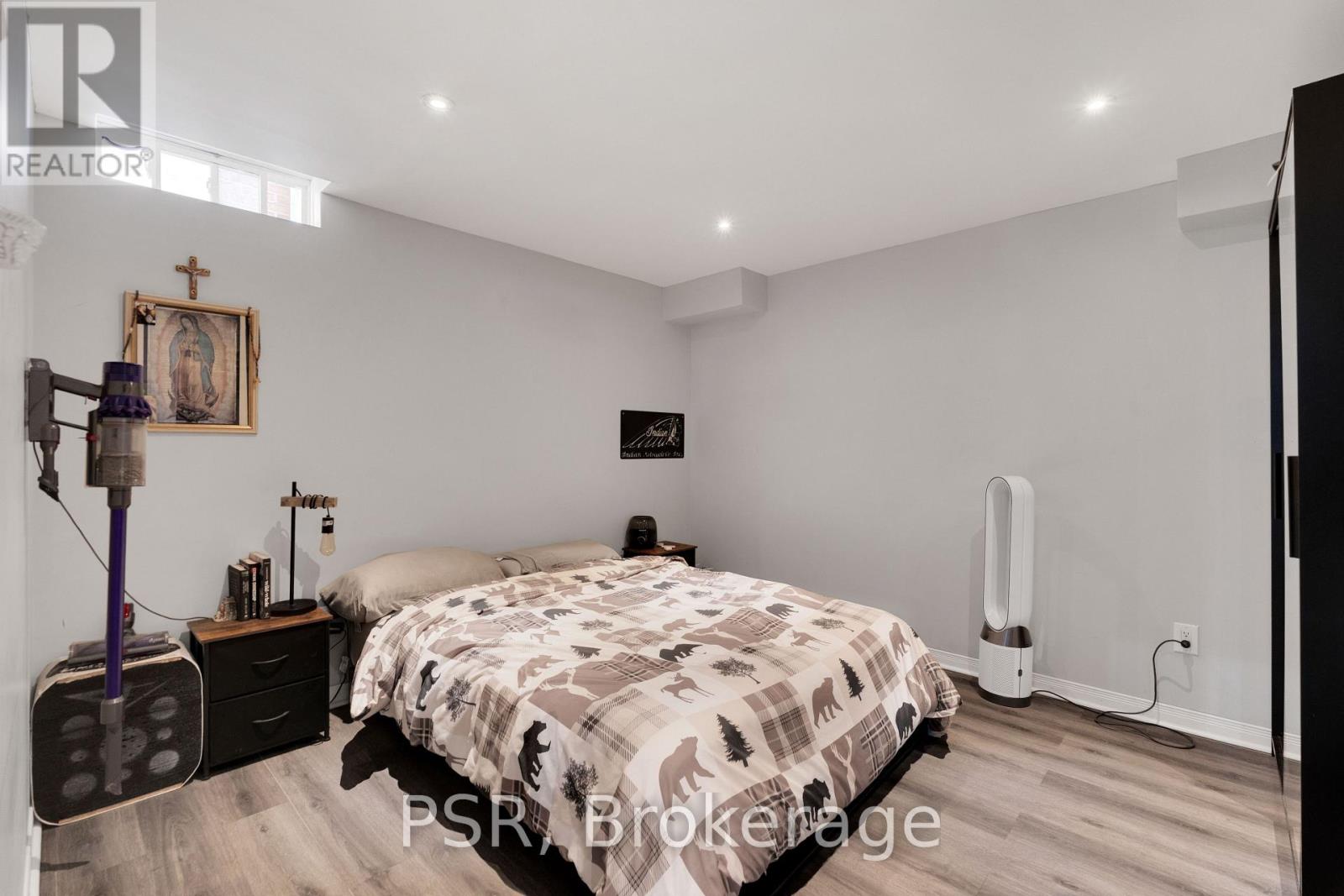 10 BACCARAT CRESCENT - 35