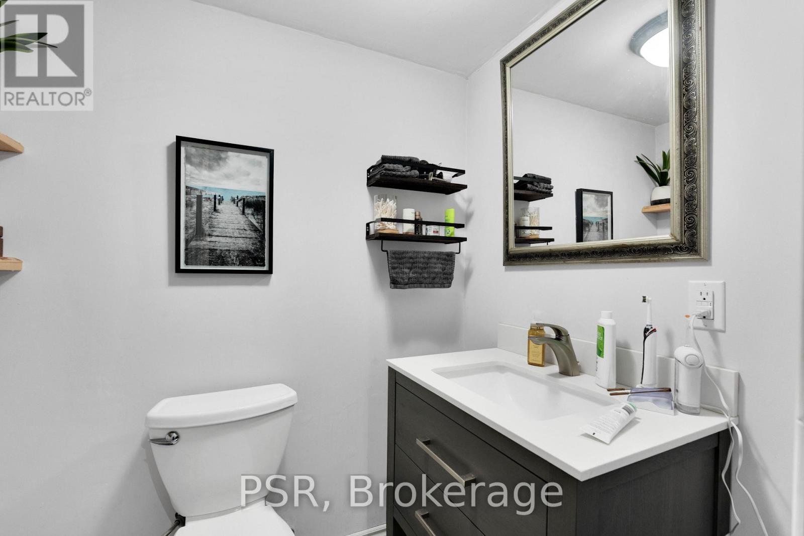 10 BACCARAT CRESCENT - 38