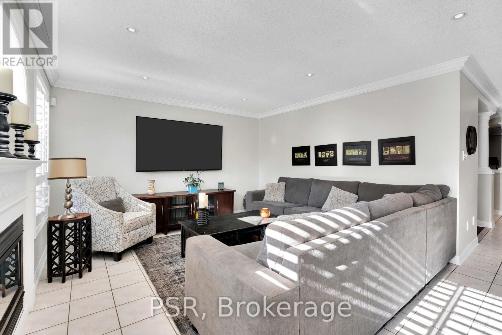 10 BACCARAT CRESCENT - 9