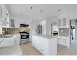 6832 127a Street, Surrey, BC V3W1H7 Photo 10