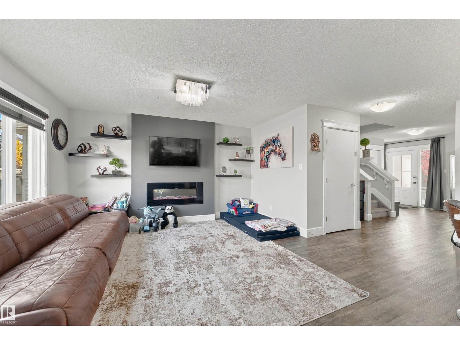 2819 Duke Crescent SW, Desrochers Area — photo 11 of 30: Property photo