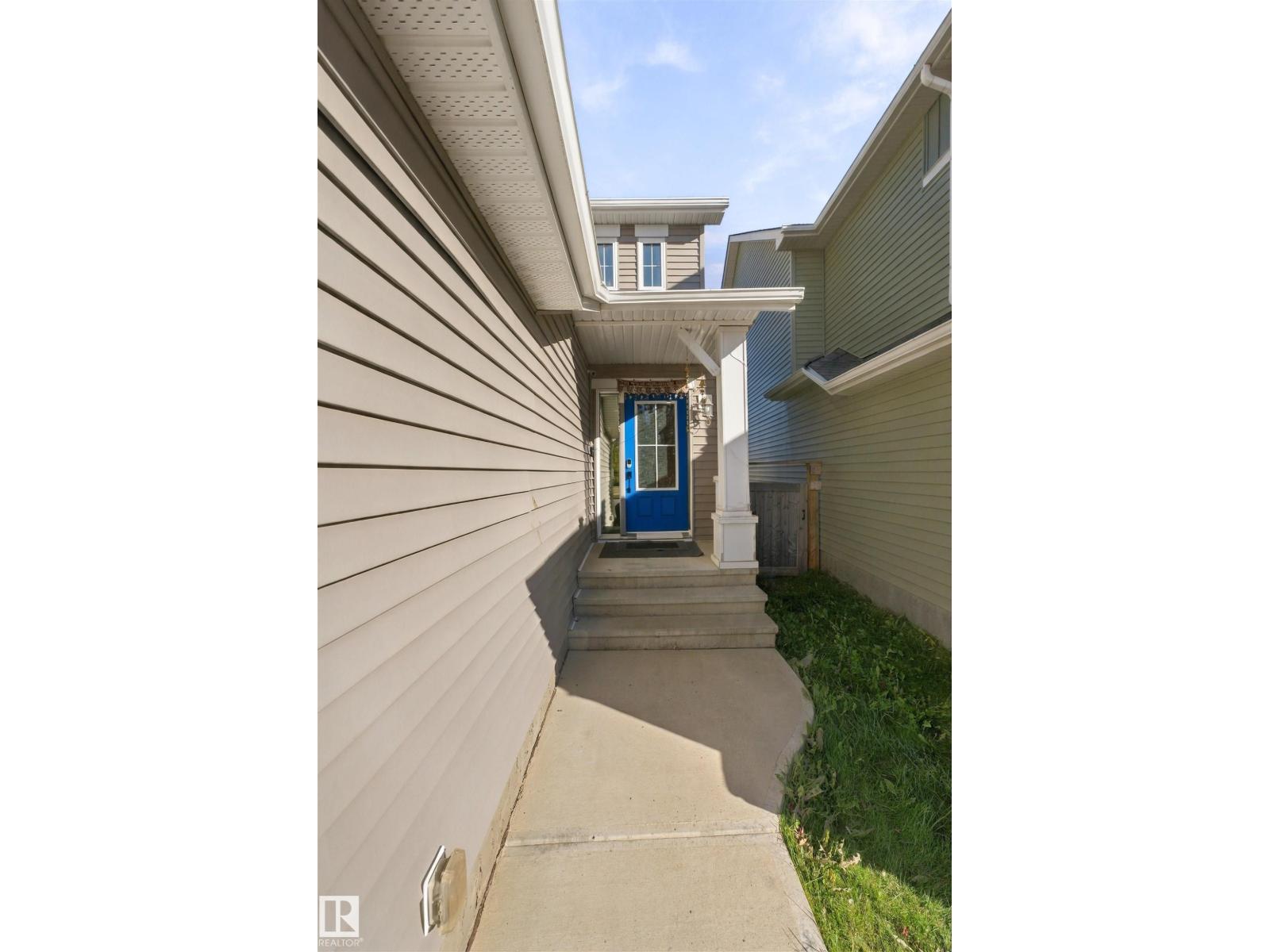 2819 Duke Crescent SW, Desrochers Area — photo 3 of 30: Property photo