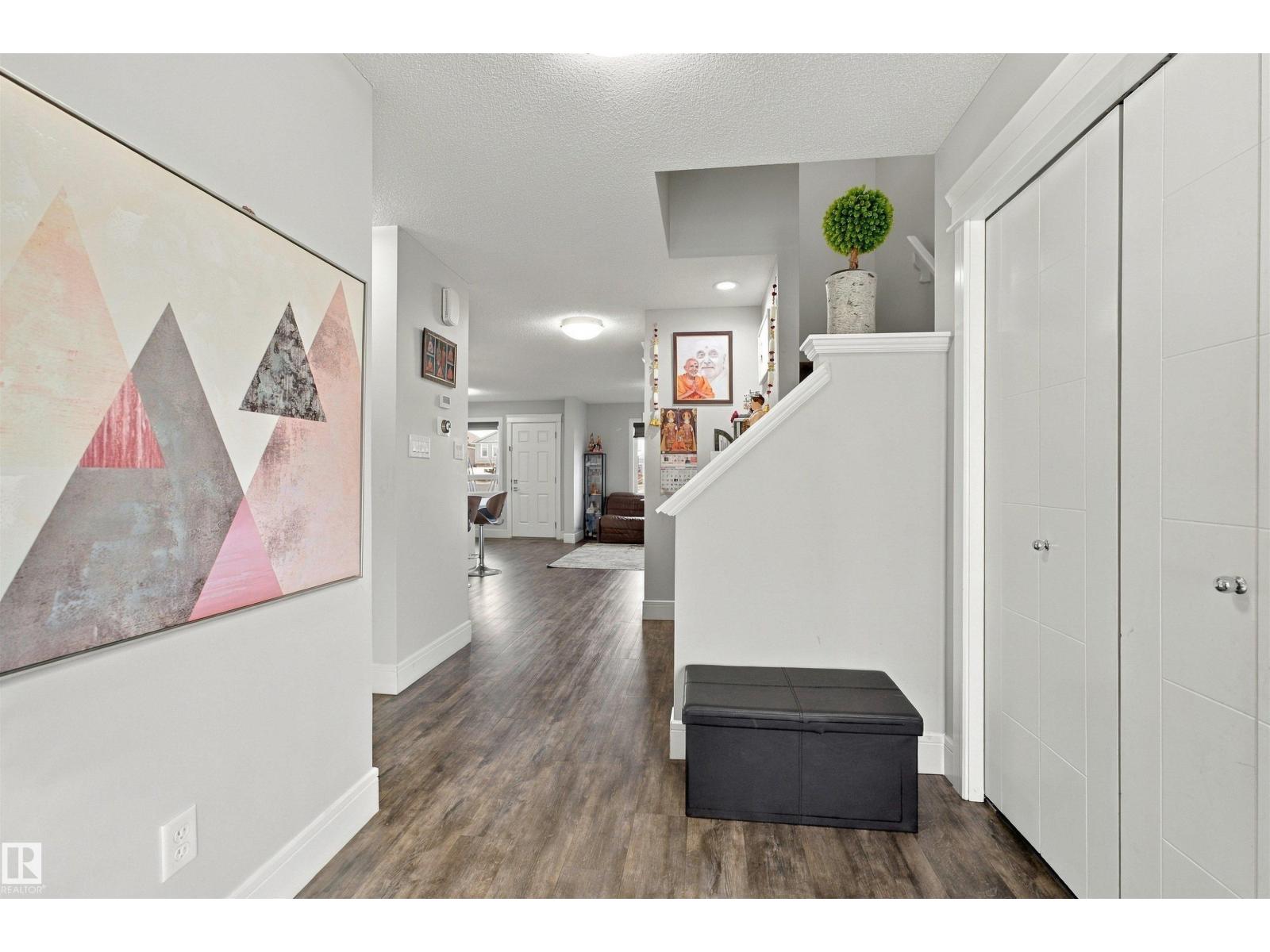 2819 Duke Crescent SW, Desrochers Area — photo 5 of 30: Property photo