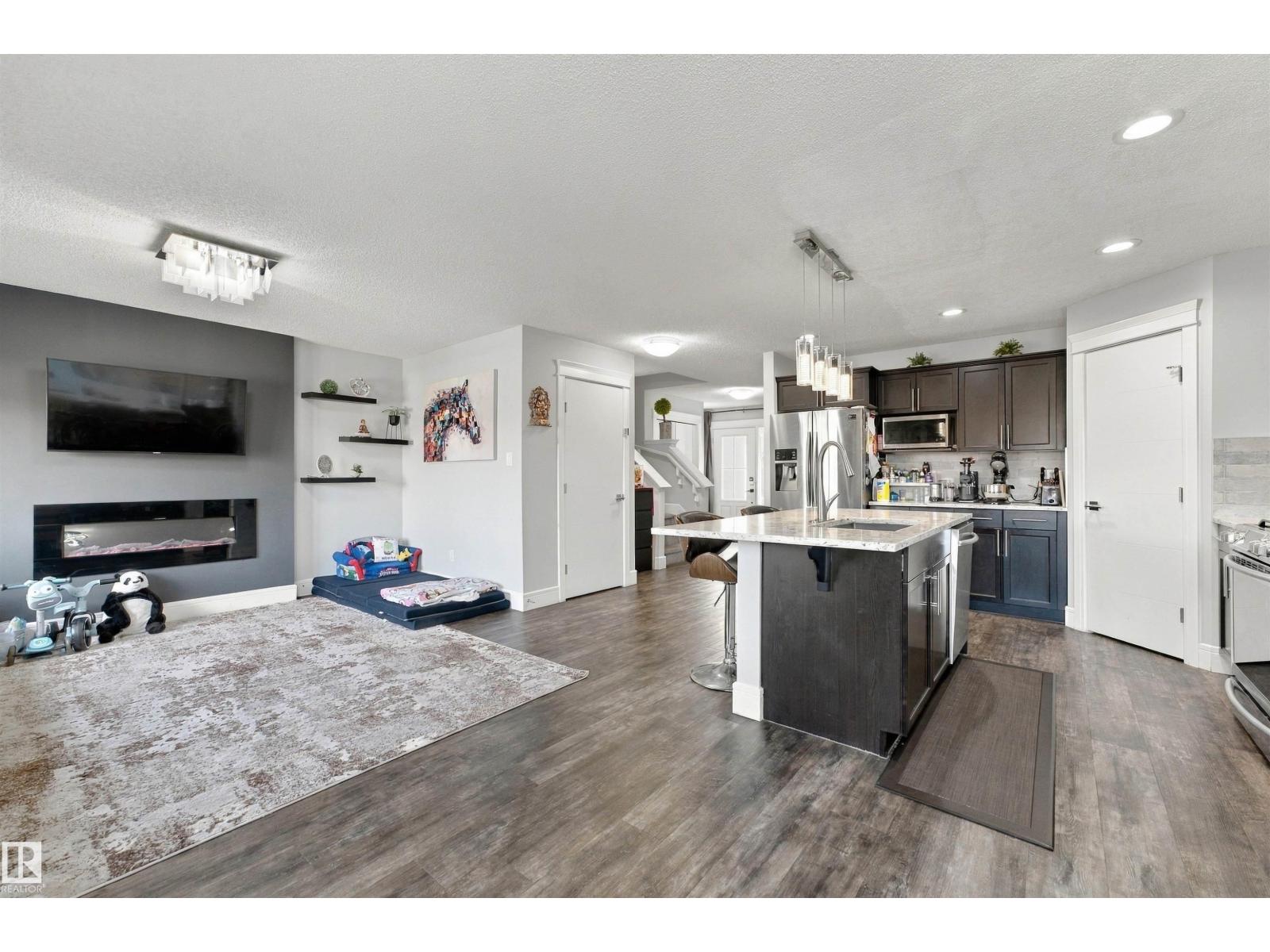 2819 Duke Crescent SW, Desrochers Area — photo 9 of 30: Property photo